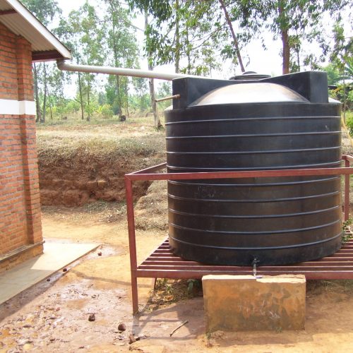 Rainwater_harvesting_tank_(5981896147)
